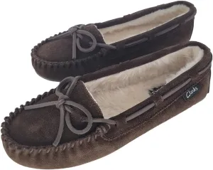 Clarks Women's Suede Bowknot Moccasin Slippers, LB0340 - Fuzzy Indoor/Outdoor Close Back Slip-Ons with Faux Fur Lining & Non-Slip Outsole - Women's Comfy Loafers for Driving Lounging & More ( Dk. Brown Size 8)