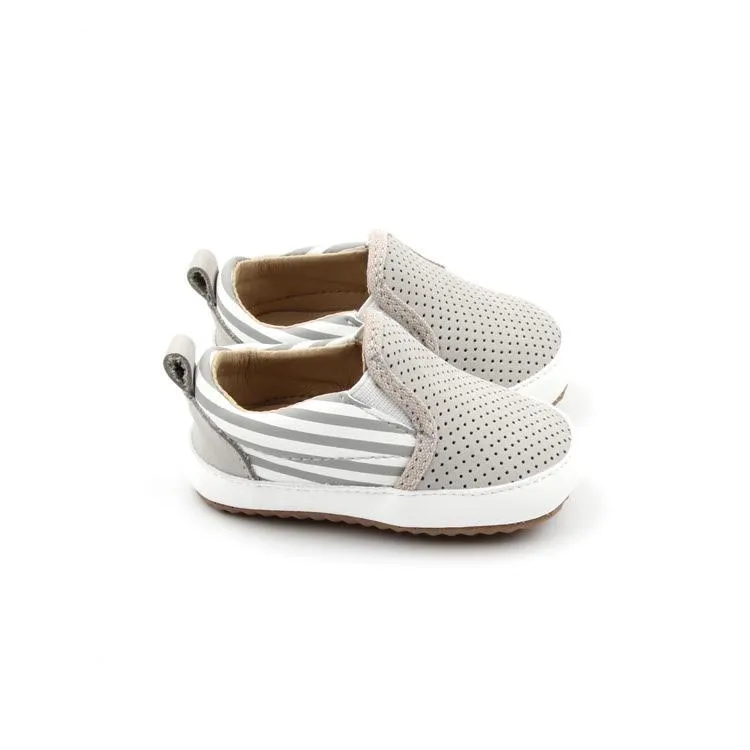 Crue Slides // Grey