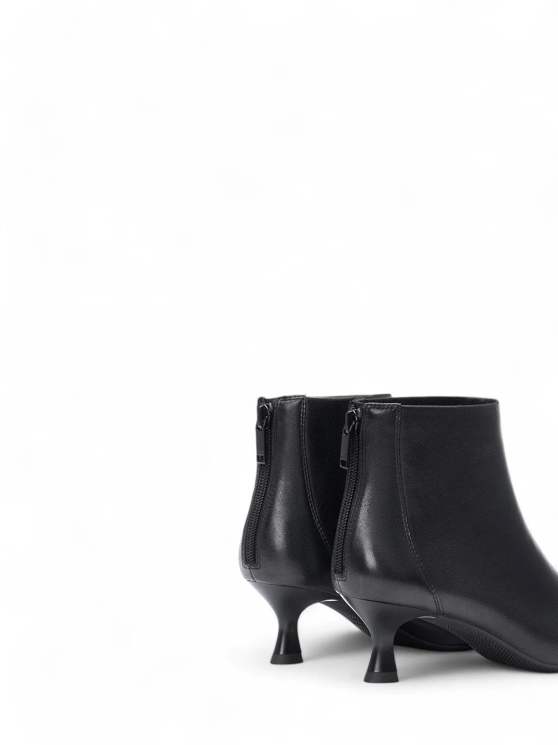 Elegant Pointed-Toe Ankle Boots