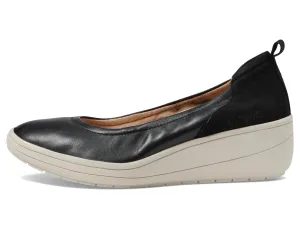 Jacey Wedge Pump - Women