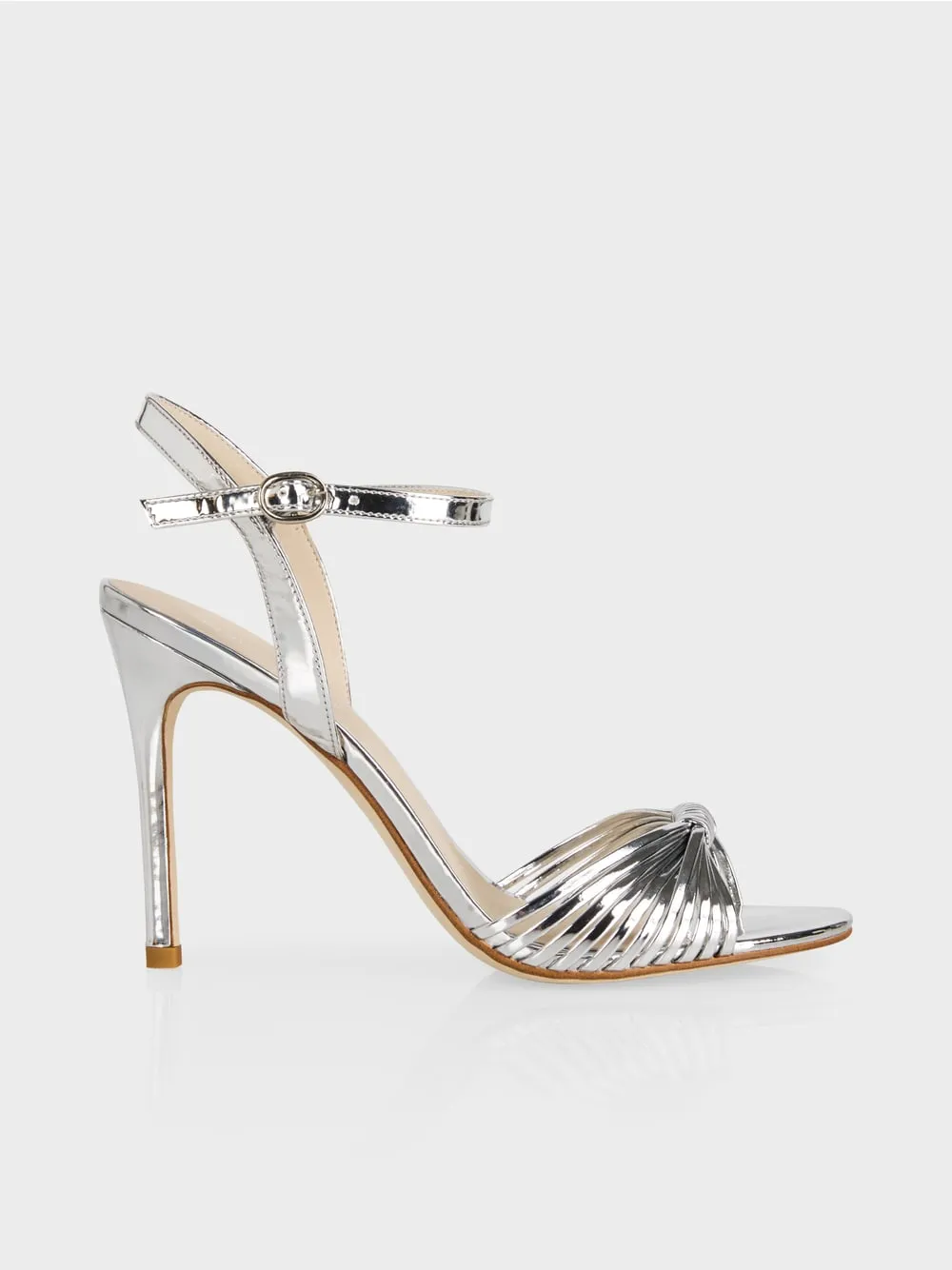 Marc Cain Silver High heels with an elegant shine