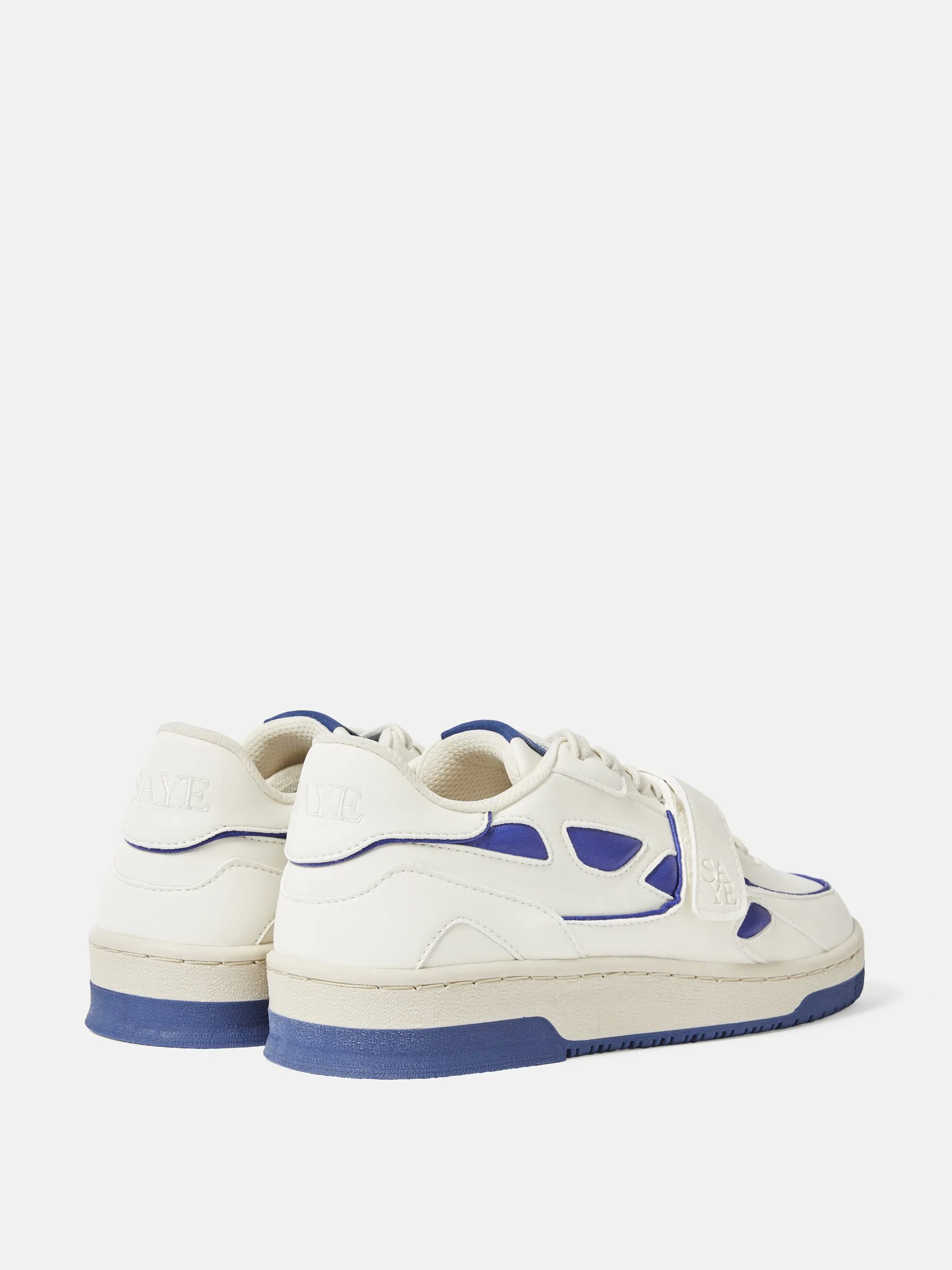 Modelo '92 trainer in blue