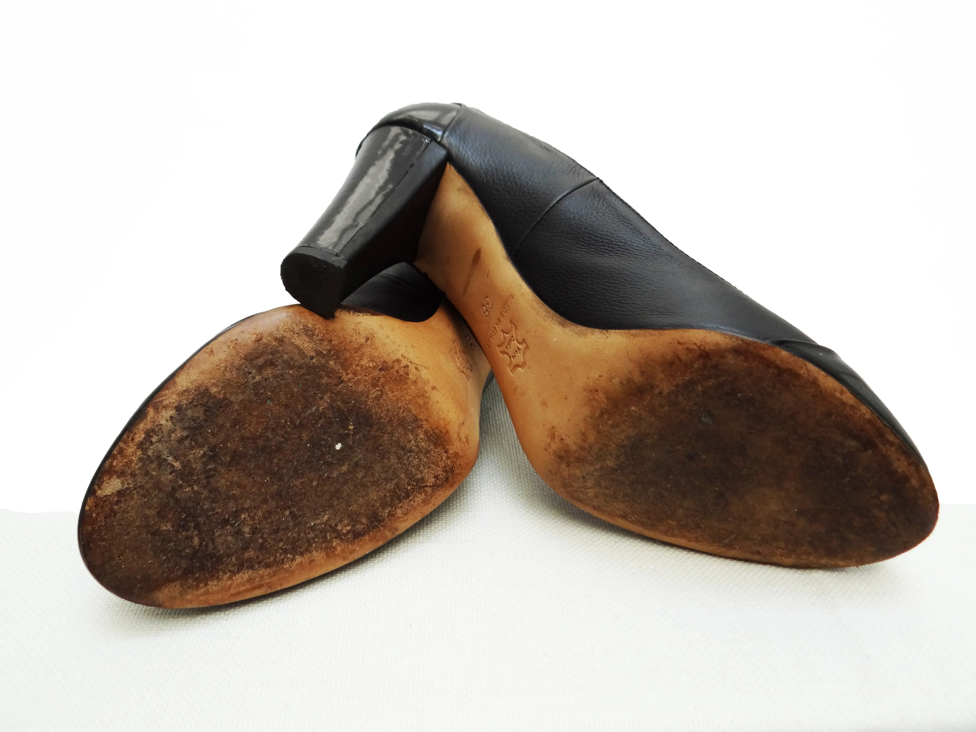 Nicole Farhi Black Leather and Patent Court Shoes, EU38