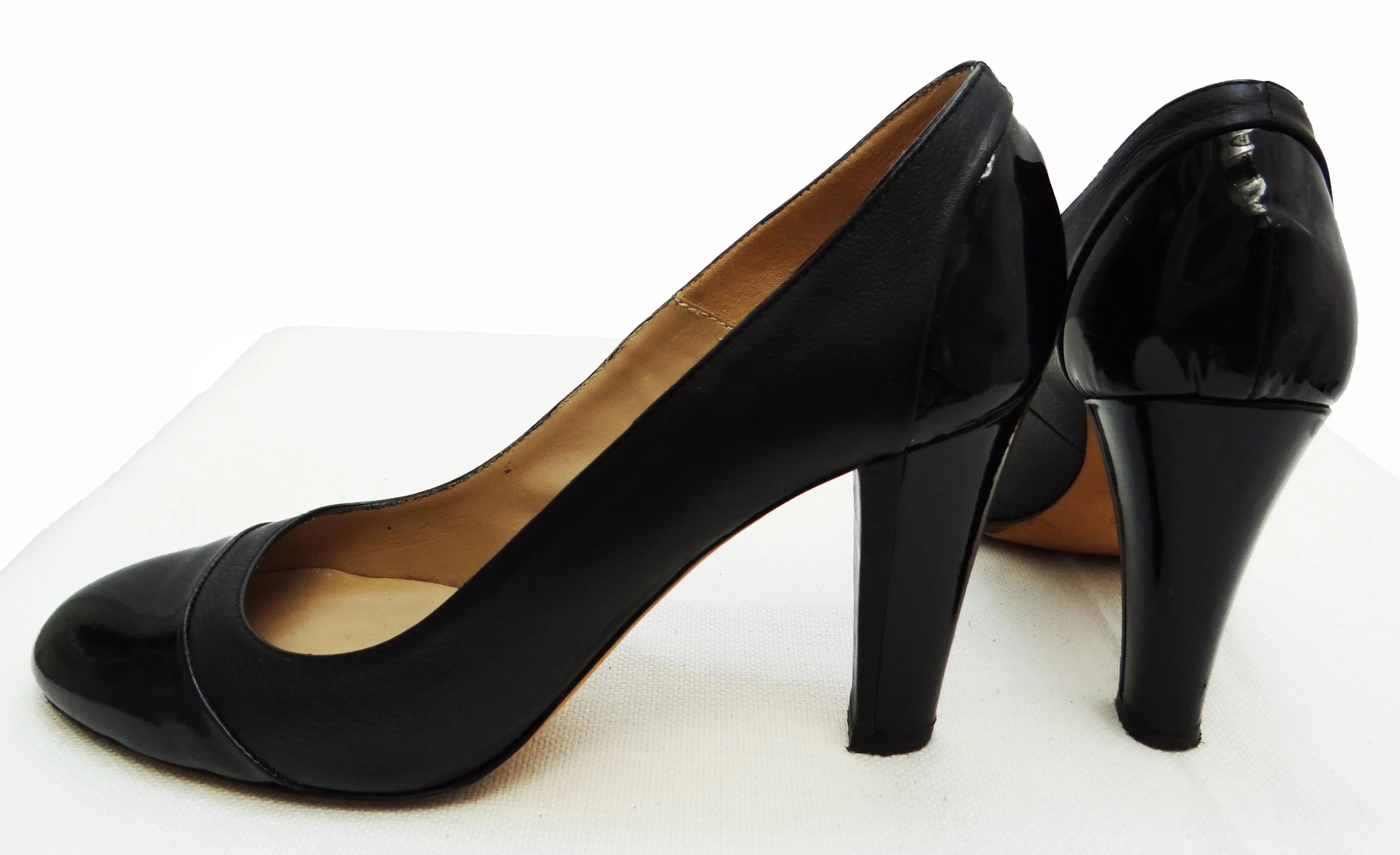 Nicole Farhi Black Leather and Patent Court Shoes, EU38