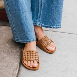 Olukai - Kāmola Women’s Woven Slide Sandals - Tan